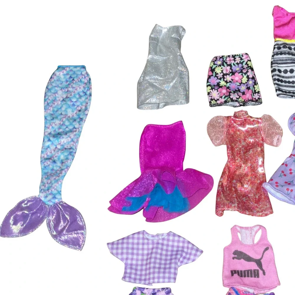 Barbie Size 78 Piece Lot Doll Clothes 45pc, Shoes 30pr. & Accessories 3pc. Kids